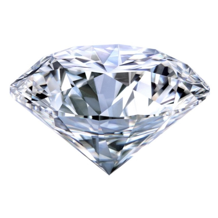 Kim cương tự nhiên có độ lấp lánh và tính khúc xạ ánh sáng rất tốt