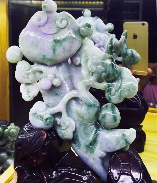 Vương trượng ngọc cẩm thạch (jadeite)