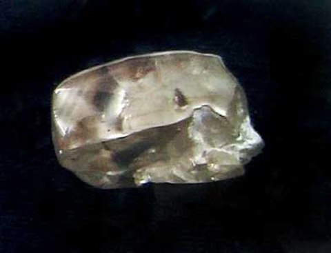 Phát hiện viên kim cương thô trị giá 1 triệu USD